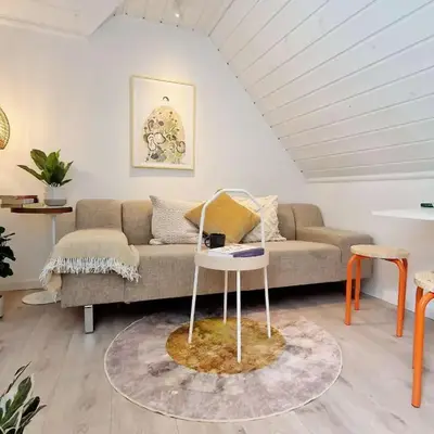 Cozy loft with king bed in the middle of town