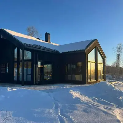Mountain Cabin With Beautiful Lake View
