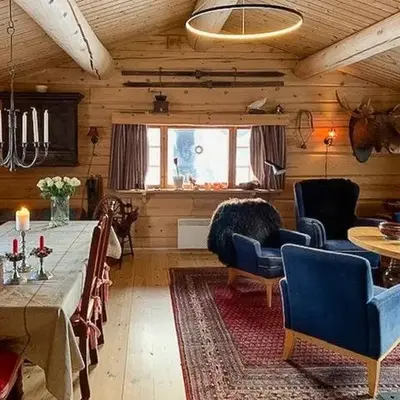 Enjoy Days In Traditional Log Cabin