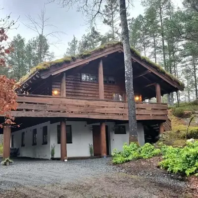 Holmøy Lodge