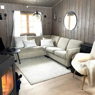 Modern Ski-In Retreat