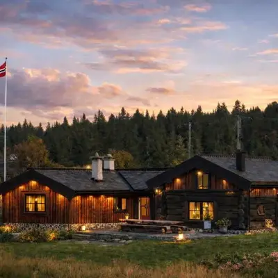 Historical & exclusive cabin - Ski in-out - 18 people