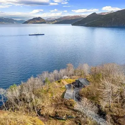 Look at this view! 3 BR house overlooking Hardangerfjorden