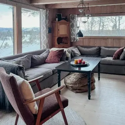 Handmade Cabin By Pond On Golsfjellet