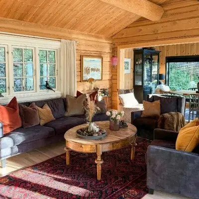 Timber Cabin With Hot Tub In Gjevilvassdalen