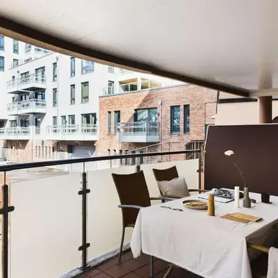 City apartment with balcony and 3 bedrooms!