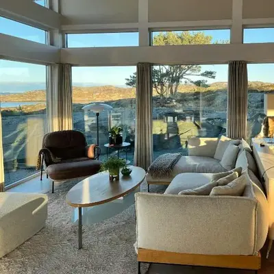 Cottage With Sunny Terraces And Sea Views