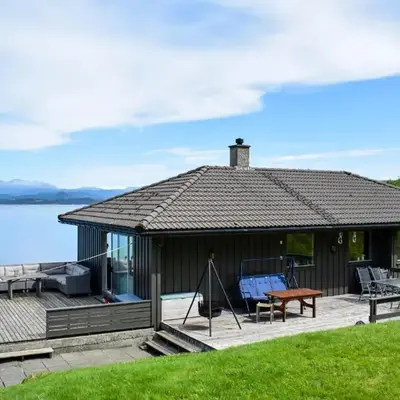 3 Bedroom Stunning Home In Bjoa