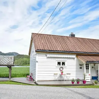 2 Bedroom Awesome Home In Tørvikbygd