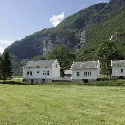 Brekke Gard Hostel