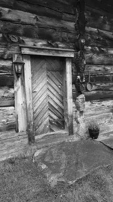 a front door of an old log cabin at Kvambekk Gard i Åmotsdal in Åmotsdal