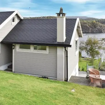 2 Bedroom Cozy Home In Hauglandshella