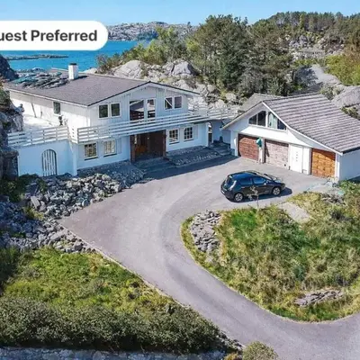 12 person holiday home in Fitjar