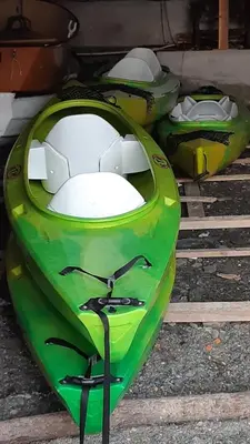 a group of kayaks parked next to each other at Teigen Leirstad, feriehus og hytter in Eikefjord