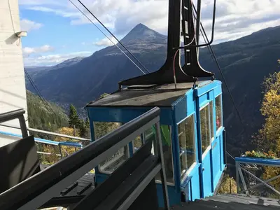 a gondola ride up the mountain in the mountains at Gausta View in Gaustablikk