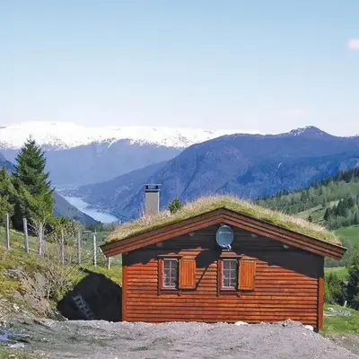 Stunning Home In Vik I Sogn With Wifi