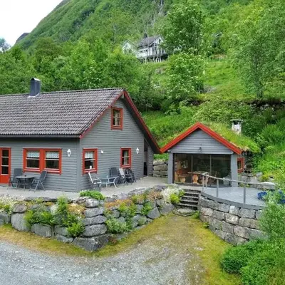 Fully equipped cabin by the fjord