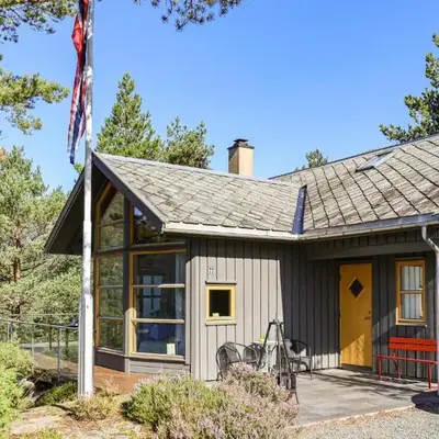 Beautiful Home In Hebnes With Kitchen